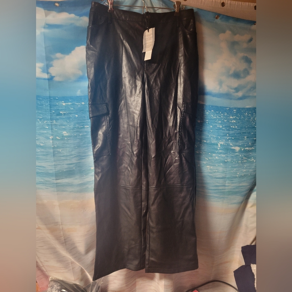 Bagatelle‎ Collection NWT Black Faux Leather Pants Women's Size Large